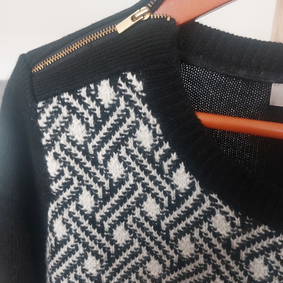 Banana Republic Geometric Black and White Crew Neck Sweater - Picture 3 of 9